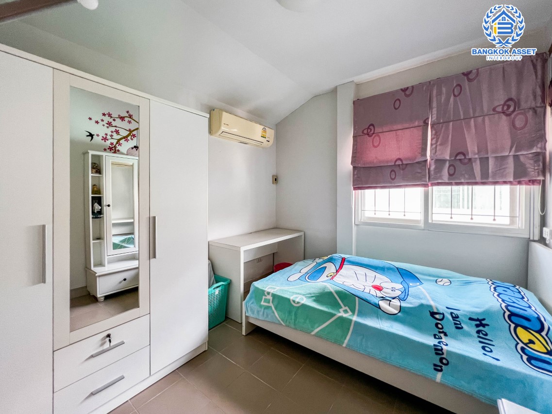 บ้านแฝดมือสอง ม.ศุภาลัยวิลล์ วงแหวนปิ่นเกล้า-พระราม5 เนื้อที่ 38 ตร.ว. ฟังก์ชันจัดเต็ม 3 ห้องนอน 2 ห้องน้ำ จอดรถได้ 1 คัน สภาพภายในสวย ต่อเติมครบ พร้อมเข้าอยู่ ตั้งบนสุดยอดทำเล! เชื่อมต่อได้ทั้ง ถนนกาญจนาภิเษก, ซอยส้มเกลี้ยง(อัจฉริยะพัฒนา), ถนนนครอินทร์ ใกล้ทางด่วน "ศรีรัช"